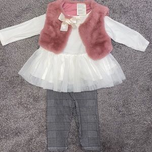 3-6 Month Cute Baby Girl Matching Outfit w/ Pink FauxFur Vest &Black&White Pants